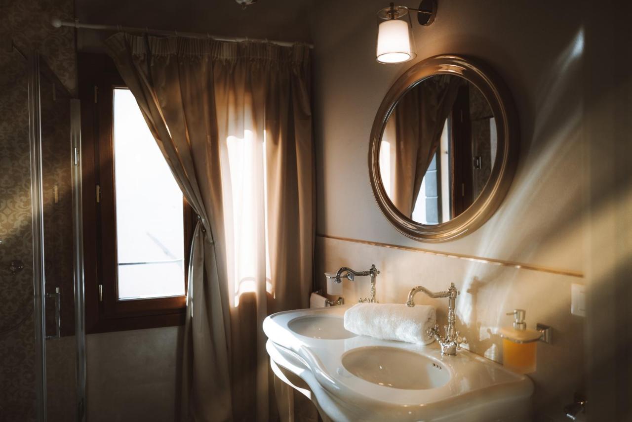 Casa Virginia Direct At The Canal Cannaregio With Own Roof Terrace Venetië Buitenkant foto